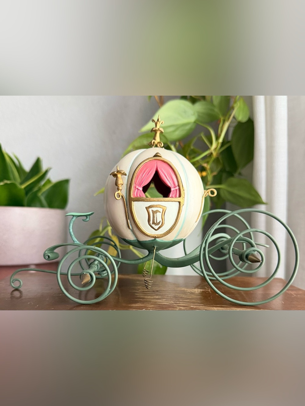 Disney WDCC Enchanted Places An Elegant Coach For Cinderella Collectible!